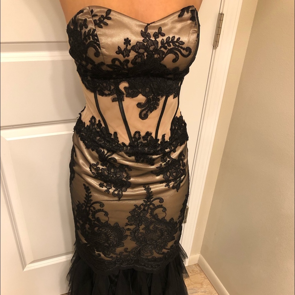 Beautiful black/nude formal dress